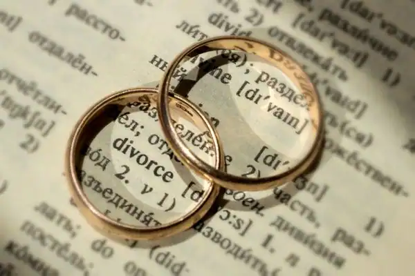 Image of rings removed before divorce mediation Redruth